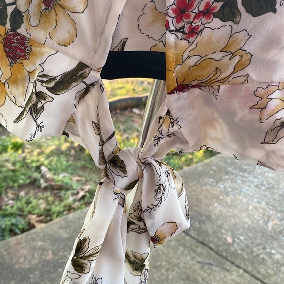 A beautiful A. Byer blouse XL 🥰 - Picture 7 of 7